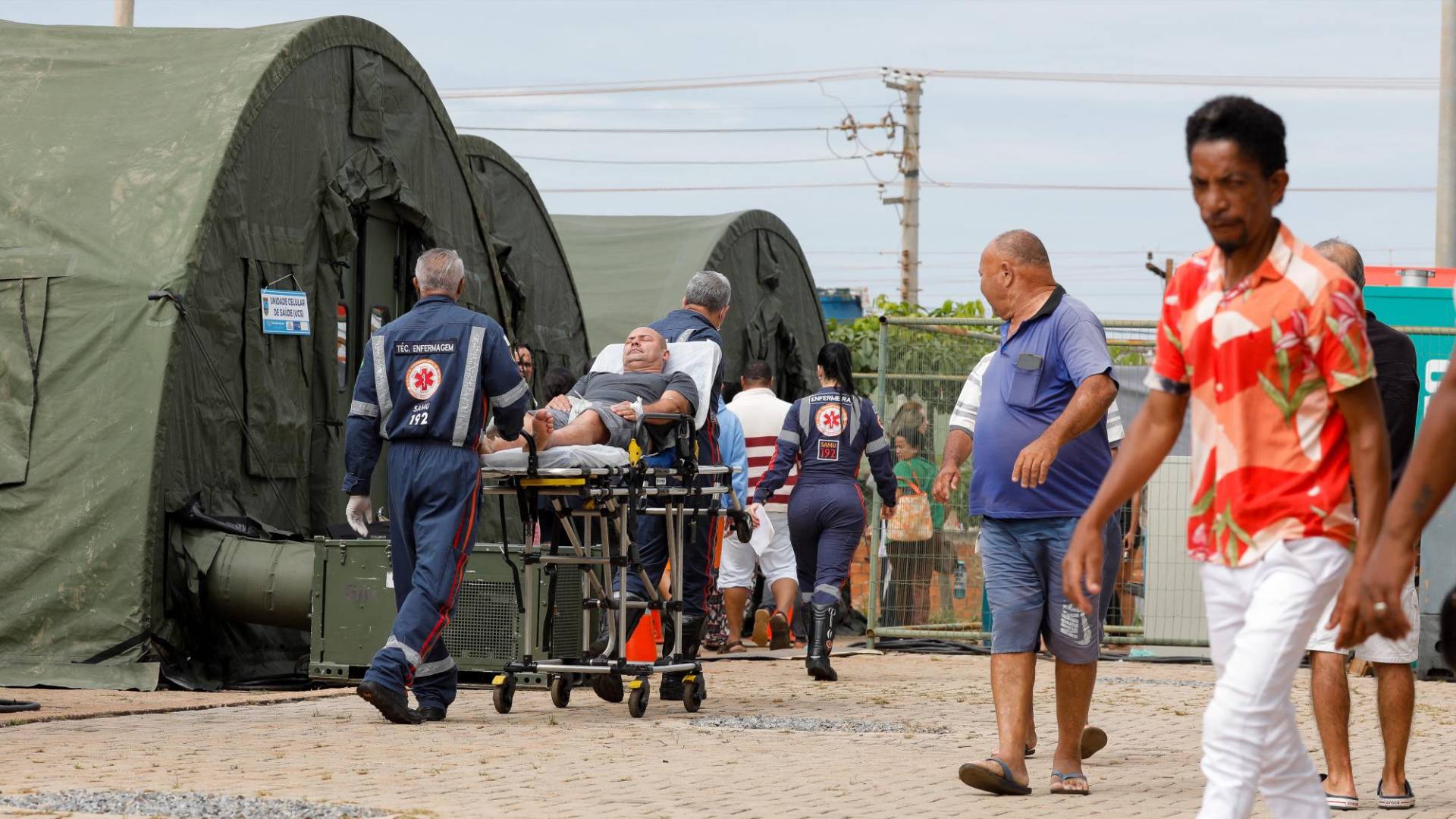 $!Expertos advierten que el dengue se vuelve un problema urgente. Estación de ayuda militar en las afueras de Brasilia.