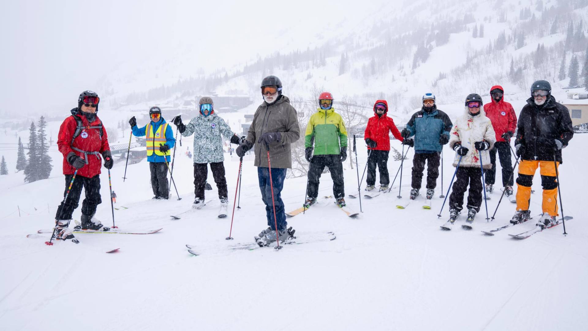$!Miembros del Wild old Bunch en la Zona de Esquí Alta, en Utah, que no cobra a esquiadores mayores de 80 años.