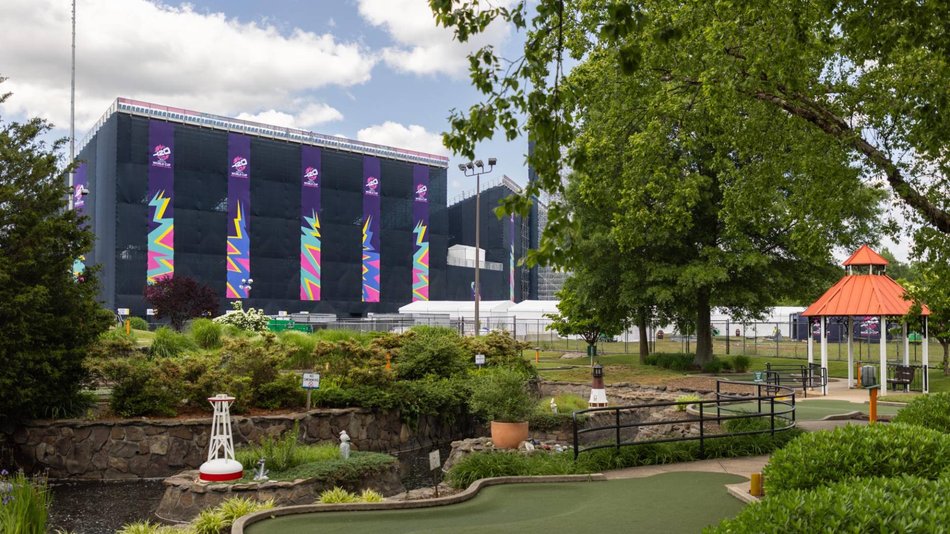 $!La llegada del equipo indio a NY para la Copa Mundial T20 fue reportada con gran fanfarria en India.