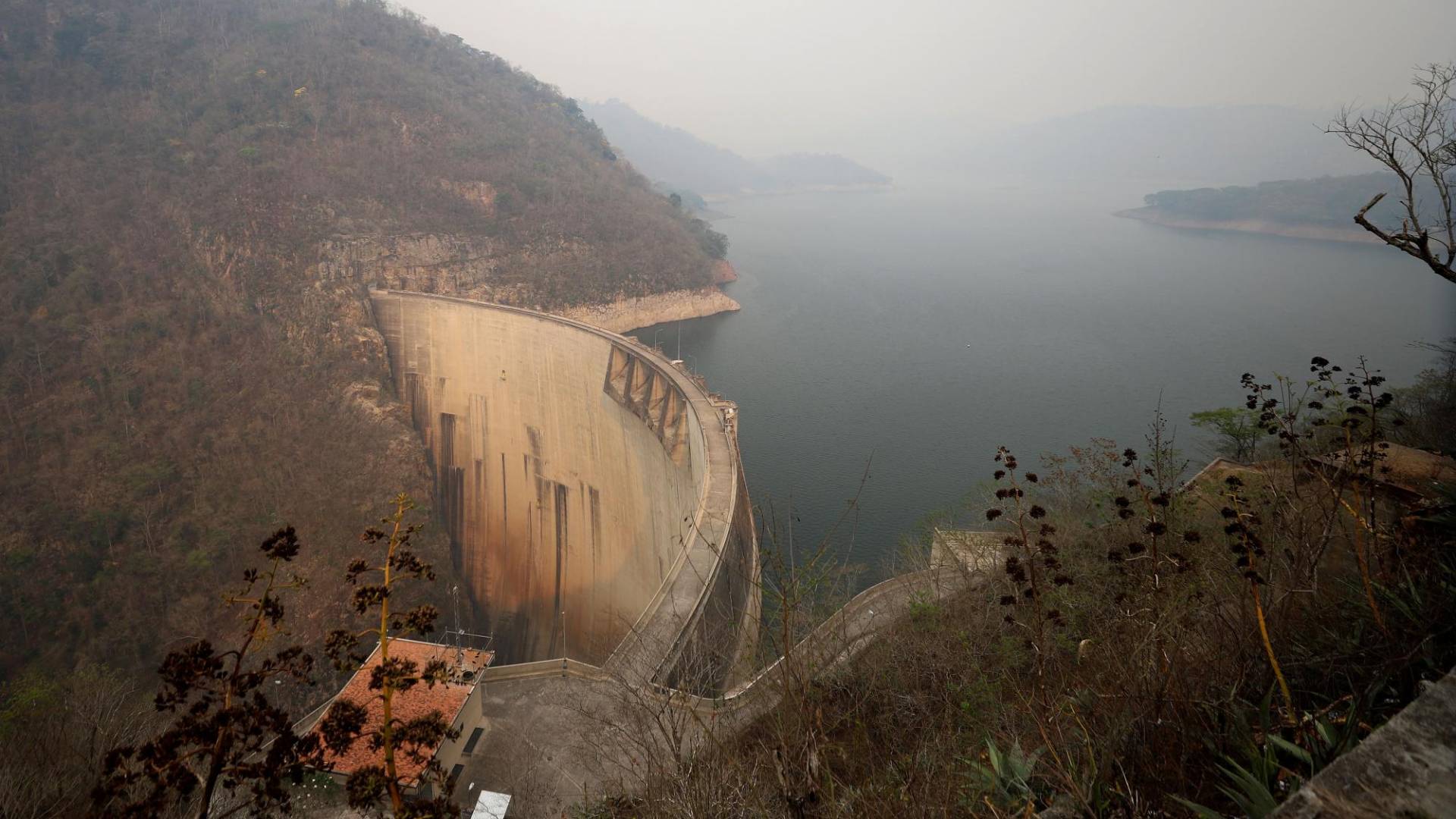 $!La hidroeléctrica Francisco Morazán, conocida como “El Cajón”, está ubicada entre los departamentos de Cortés, Yoro y Comayagua. Fue terminada en 1985 y tiene la cortina más alta de Centroamérica.