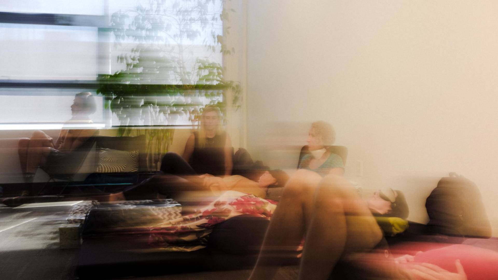 $!Profesionales de la salud en una sesión de respiración experimentaron un estado alterado sin fármacos.