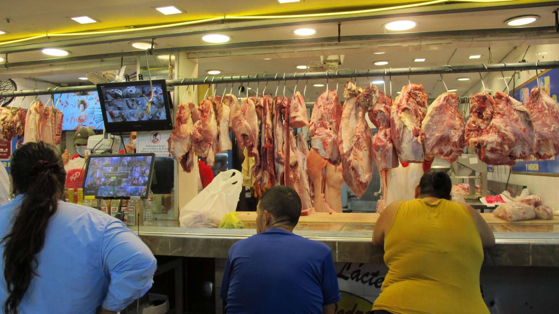 $!Ciudadanos lamentan los costos altos de la carne, volviéndose casi un lujo para algunos.