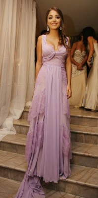 Glamour en la fiesta prom de la Americana