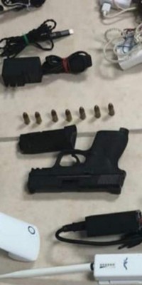 Pistolas, punzones, drogas y tecnología: los decomisos en El Pozo (FOTOS)