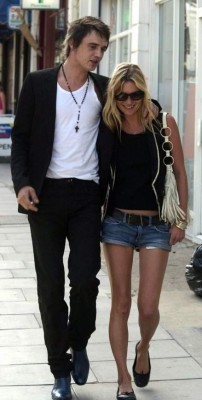 El amor es ciego: Famosas que los prefieren feítos