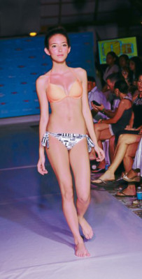 Seductor desfile de trajes de baño