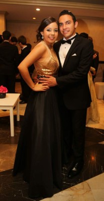 Sobria y elegante pasarela juvenil