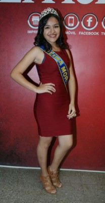 Bellas jovencitas aspiran a convertirse en la reina de la feria patronal de Morocelí