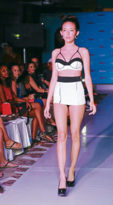 Seductor desfile de trajes de baño