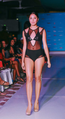 Seductor desfile de trajes de baño