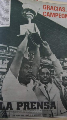 Del beso de Sammy al aztecazo, hechos que marcaron el Honduras-México