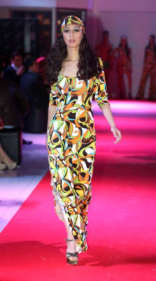 Sobria, fresca y vanguardista moda de verano