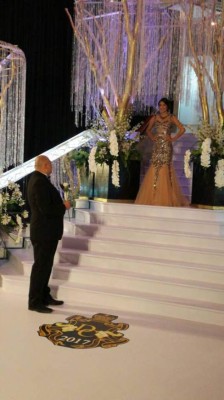 Graduandos en la Prom 2017 de DelCampo International School desfilaron con elegancia