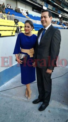 Elegantes damas asisten a toma de posesión de Juan Orlando Hernández