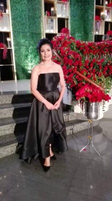 Las madres más elegantes en la gala de los Seniors 2017 de la Macris School