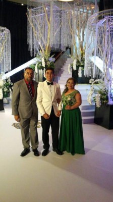 Graduandos en la Prom 2017 de DelCampo International School desfilaron con elegancia