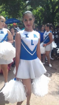 Pomponeras también derrochan belleza en los desfiles patrios