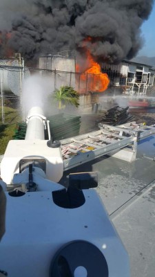 Un muerto tras incendio en fábrica de Choloma