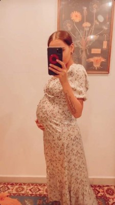 Yuya presume su pancita de embarazada con diferentes looks&nbsp;&nbsp;