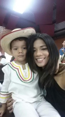 Famosas supermamás que disfrutan a sus hijos