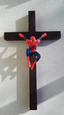 Óscar Pérez o los dioses fragmentados en la piel de los espejos