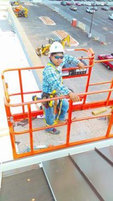 Hondureños ponen en alto nombre de su patria con su trabajo