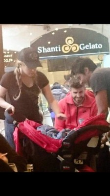 Shakira hace pasar mal momento a un actor