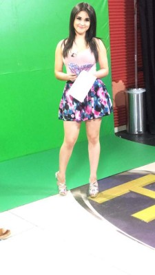 'Campanita' se disculpa por presentar el clima en traje de baño