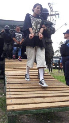 Lo que no se vio durante el traslado de mujeres pandilleras a la cárcel de Támara