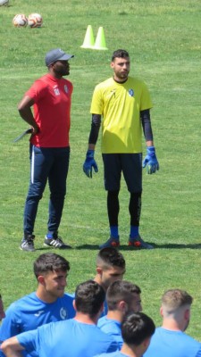 Así fue el primer entrenamiento de David Suazo con el Carbonia de Italia