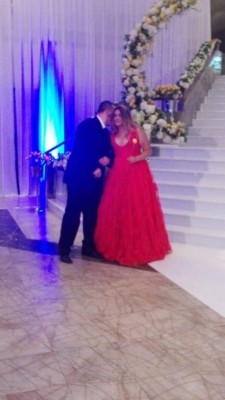 Macris School: Los hermosos vestidos y elegantes caballeros en la Prom 2018