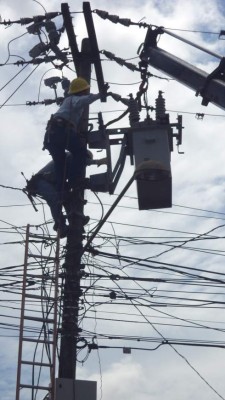 Tegucigalpa: Instalan regulador de voltaje eléctrico