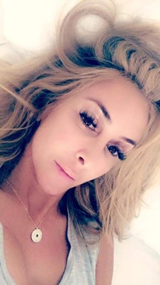 Conoce a Cristian Salas, la sensual esposa de Marco Antonio Solís 'El Buki'