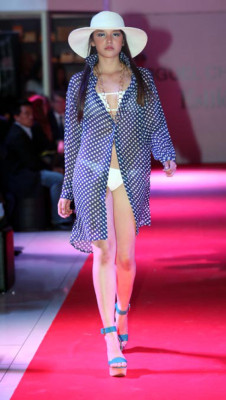 Sobria, fresca y vanguardista moda de verano