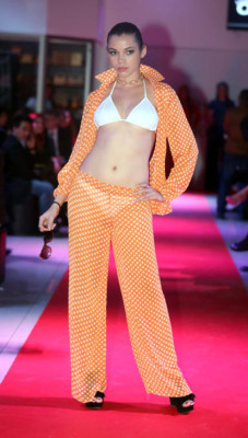 Sobria, fresca y vanguardista moda de verano