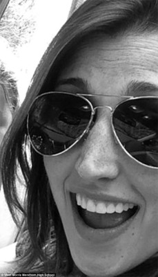 Arrestan a maestra por tener sexo con alumno