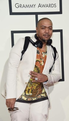 Famosos engalanan en su llegada a los Premios Grammy 2016