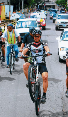 Una caravana de incentivo, previo a la 2da Vuelta Ciclística
