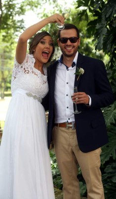 Unen sus vidas en una romántica ceremonia civil