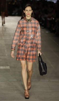 Sensualidad en semana de la moda de Brasil