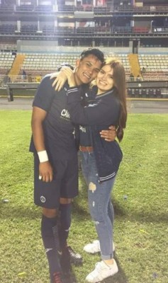 FOTOS: Conoce a Iving Bruni, la bella pelirroja que conquistó a Denil Maldonado