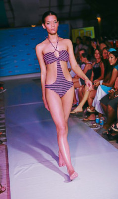 Seductor desfile de trajes de baño