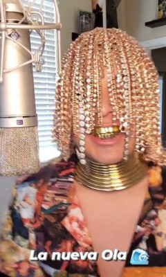 Dan Sur, influencer que asegura que se incrustó cadenas de oro en el cuero cabelludo