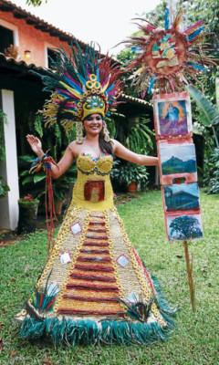 Honduras: Trajes típicos de la civilización maya en el Festival Nacional del Maíz 2012