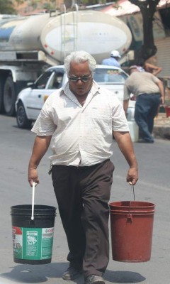 En la capital no hay agua ni para abastecer a los abonados con cisternas