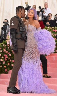 Los exóticos vestidos de Jennifer López, Kylie Jenner y Kim Kardashian en la Gala Met 2019
