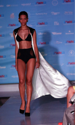 Seductor desfile de trajes de baño