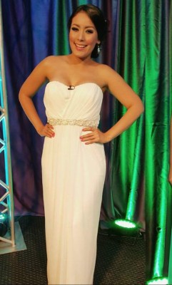 Elsa Oseguera cambia de look y se ve sensacional