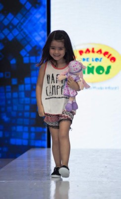 Ternura a flor de piel en la semana de la moda infantil en Tegucigalpa