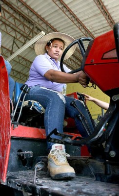 Entre las sombras del olvido, mujer campesina conmemora su día &nbsp;&nbsp;